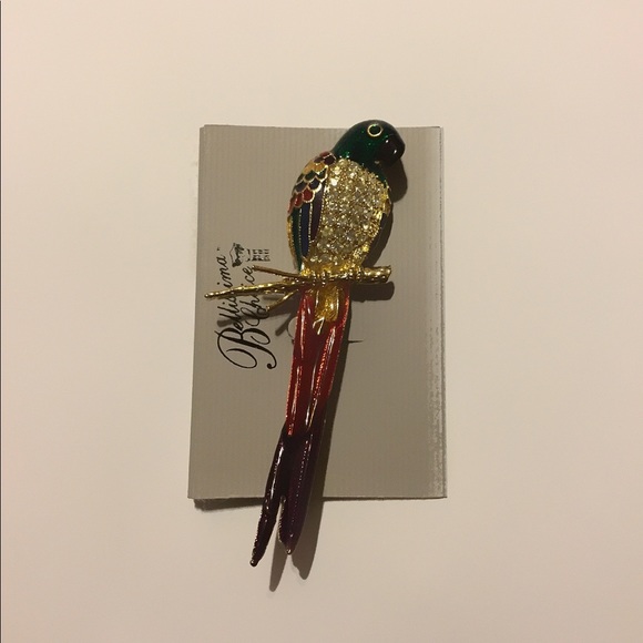 Jewelry - Gorgeous Sparkling Collectable Parrot Pin